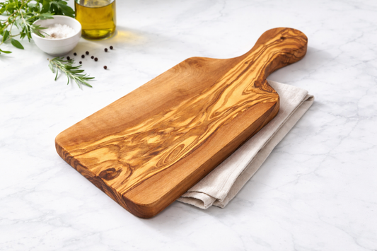 Schneidebrett mit Griff – handgefertigt aus Olivenholz