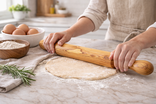 Teigroller aus Olivenholz mit zwei Griffen – handgefertigt